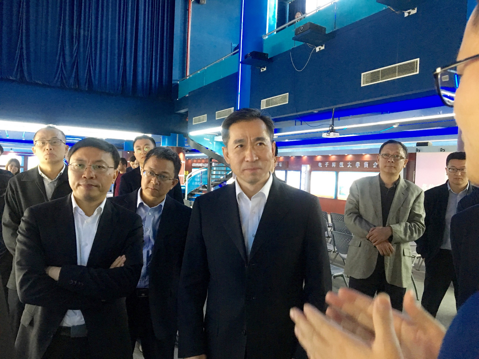 1575597234921000135.jpg 1575597234921000135.jpg